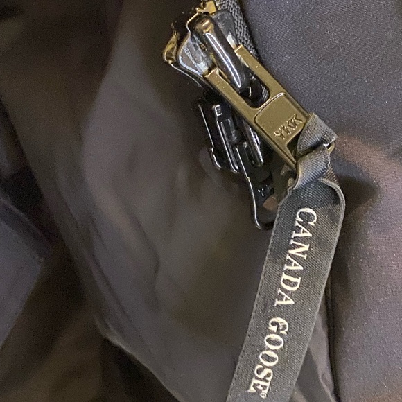 Canada Goose Snow Mantra Large Navy - Picture 11 of 16